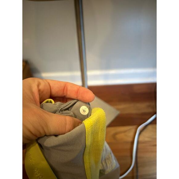 Lululemon Athletica Bubble Tank Top with Drawstring Size 6 - Picture 5 of 5